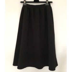 Midi 50s style circle skirt in black